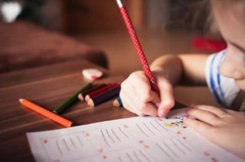 机灵的名字大全鲁姓女孩特顺口属兔_鲁芳利名字打多少分测试